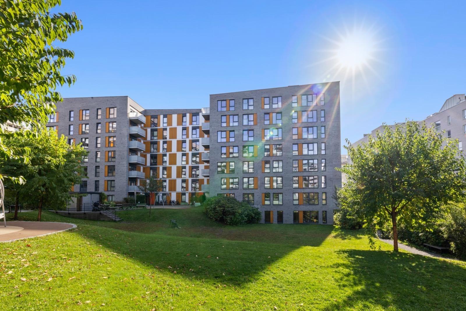 Grønt og hyggelig uteområdet Galleribilde