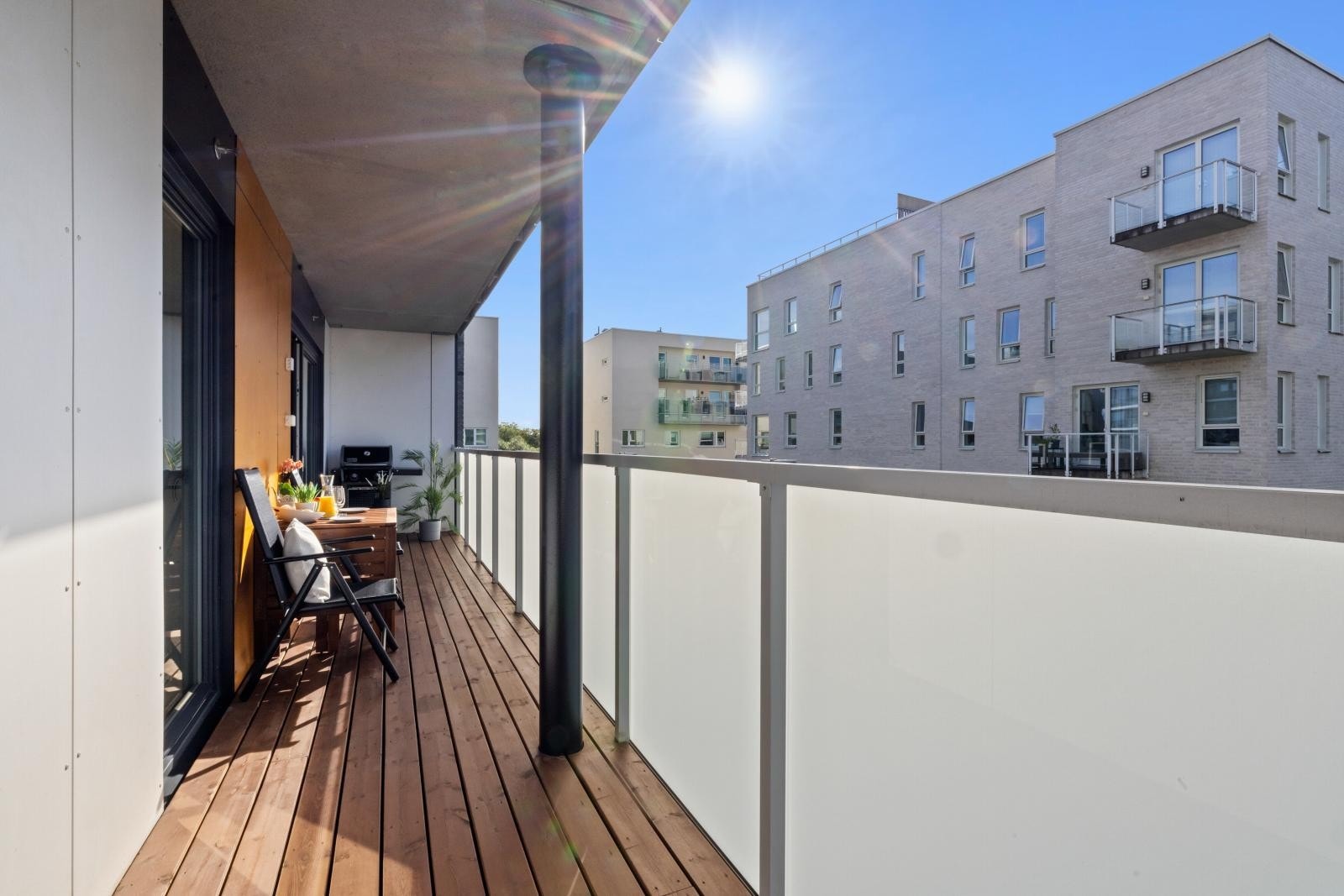 Fantastiske solforhold med sol fra formiddag til langt ut på kvelden. Denne balkongen vender rett mot vest Galleribilde