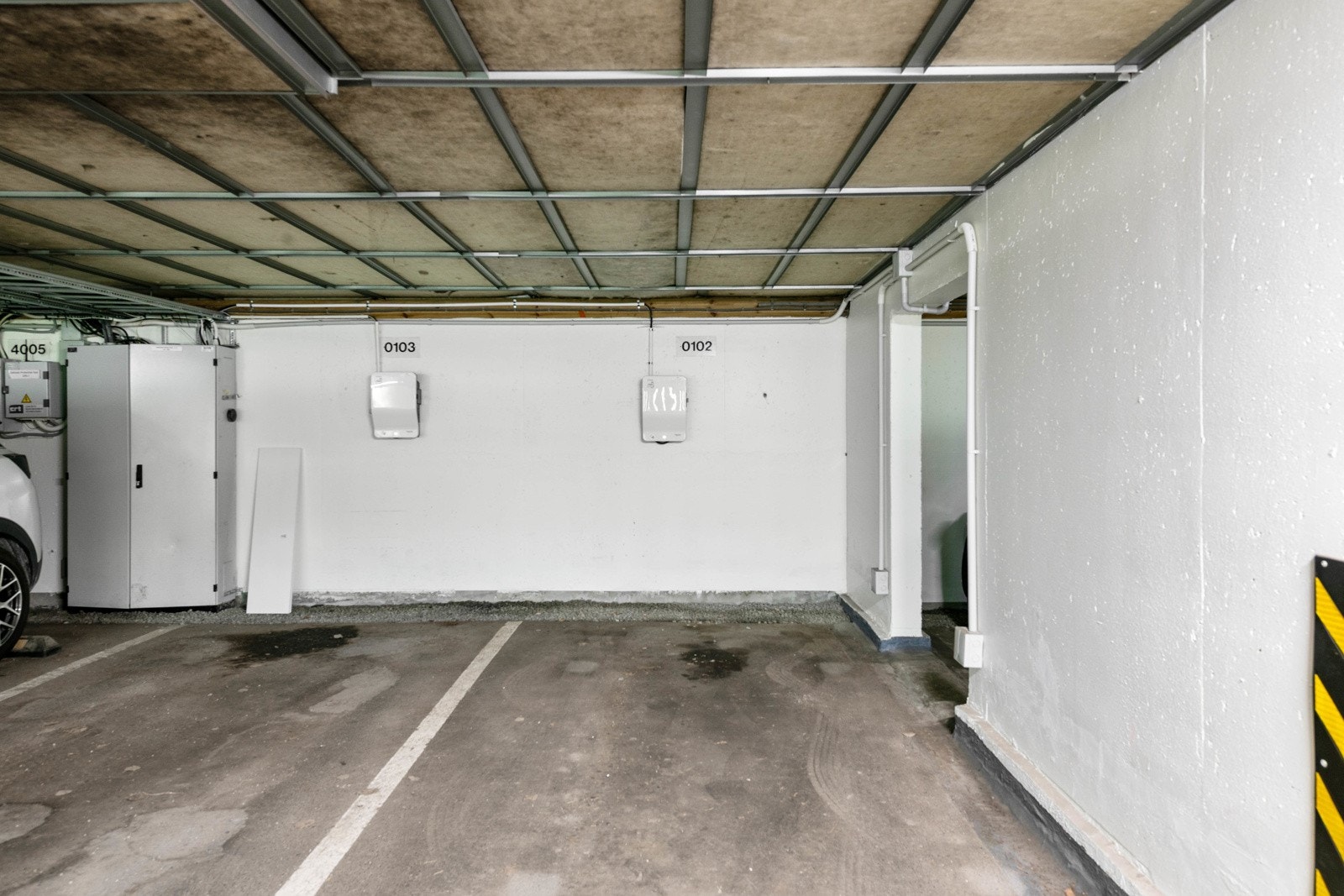 Garasjeplass. Galleribilde