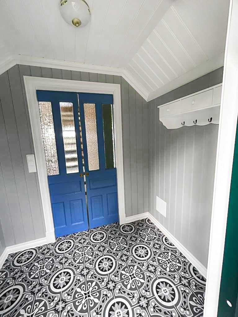 Skyvedør fra vindfang/entrè inn til trappegang Galleribilde