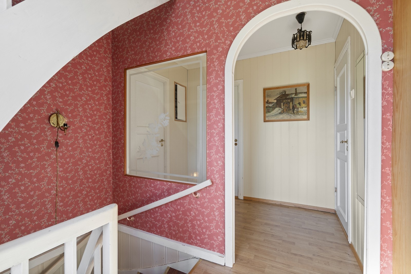 Lys og romslig gang Galleribilde