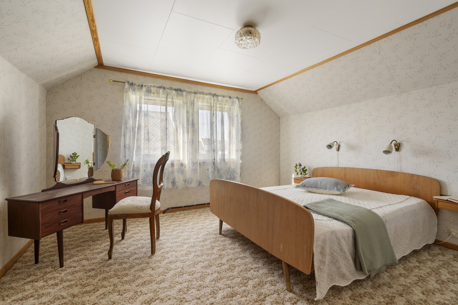 I loftsetasjen er det gang og tre soverom Galleribilde