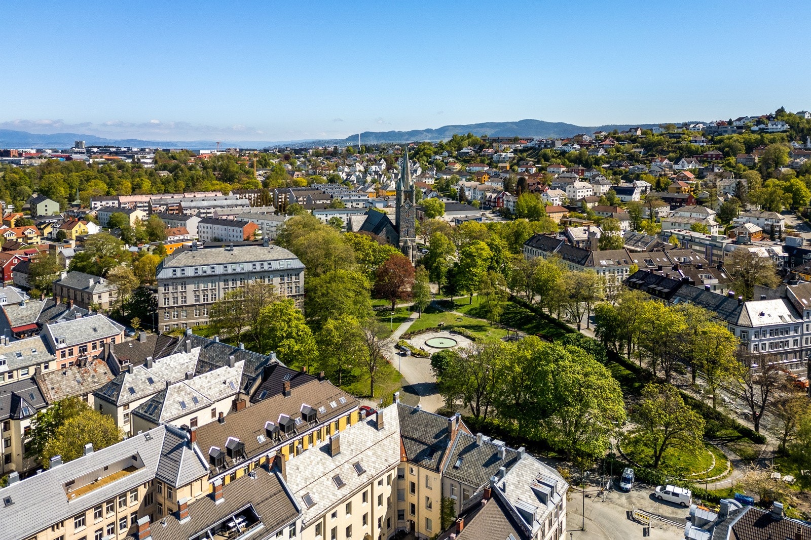 Beliggenheten byr på et herlig parkliv, god kollektivdekning og nærhet til et bredt utvalg av servicefunksjoner. Galleribilde