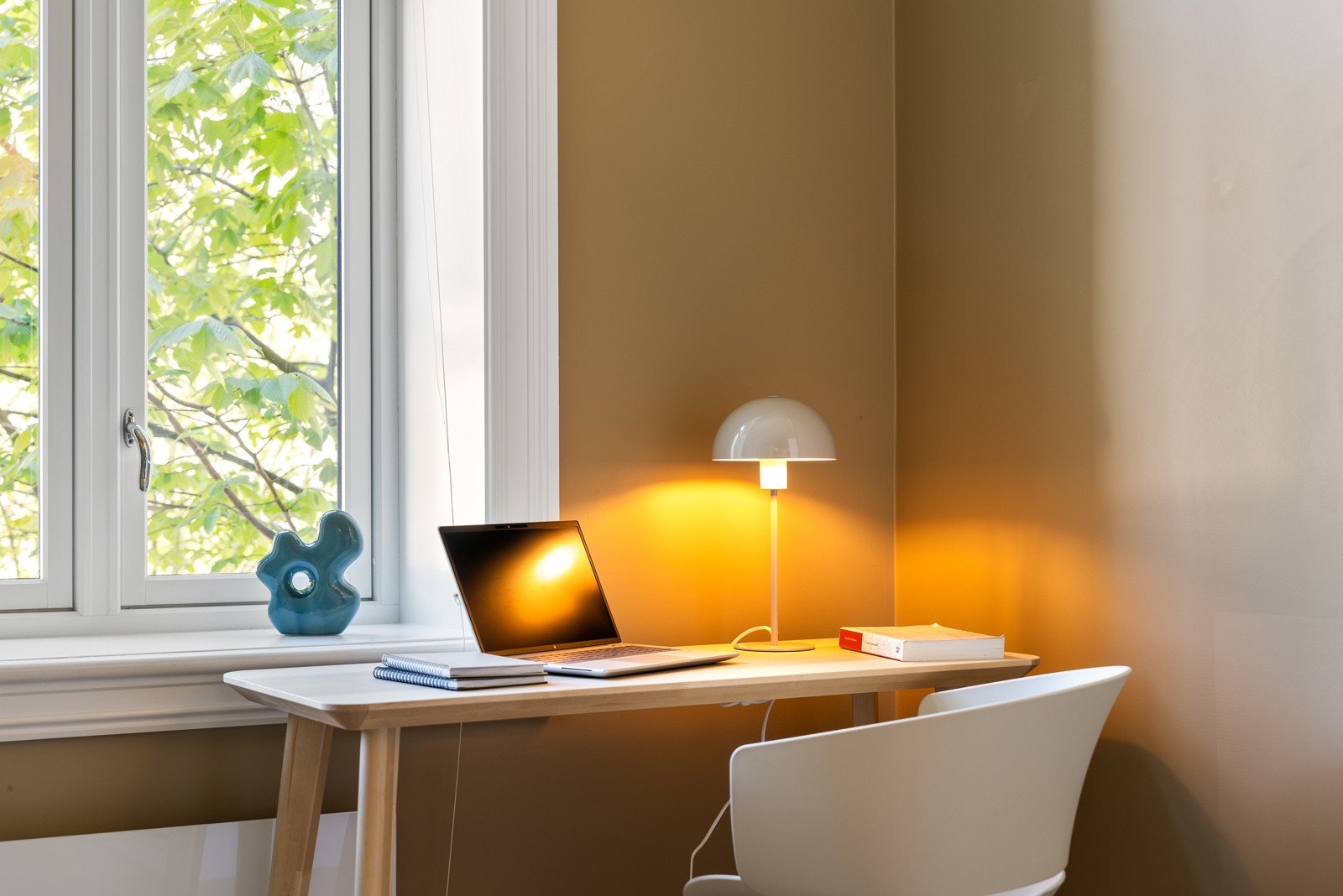 Rommet har god plass til skrivebord og hjemmekontorløsning. Galleribilde