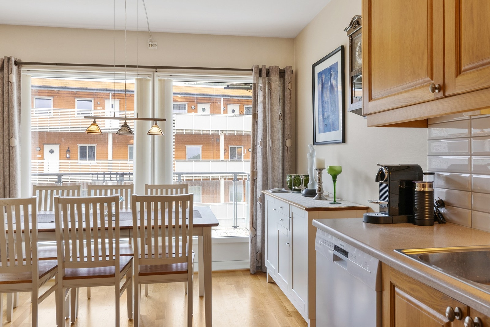 Kjøkken/spisesone Galleribilde