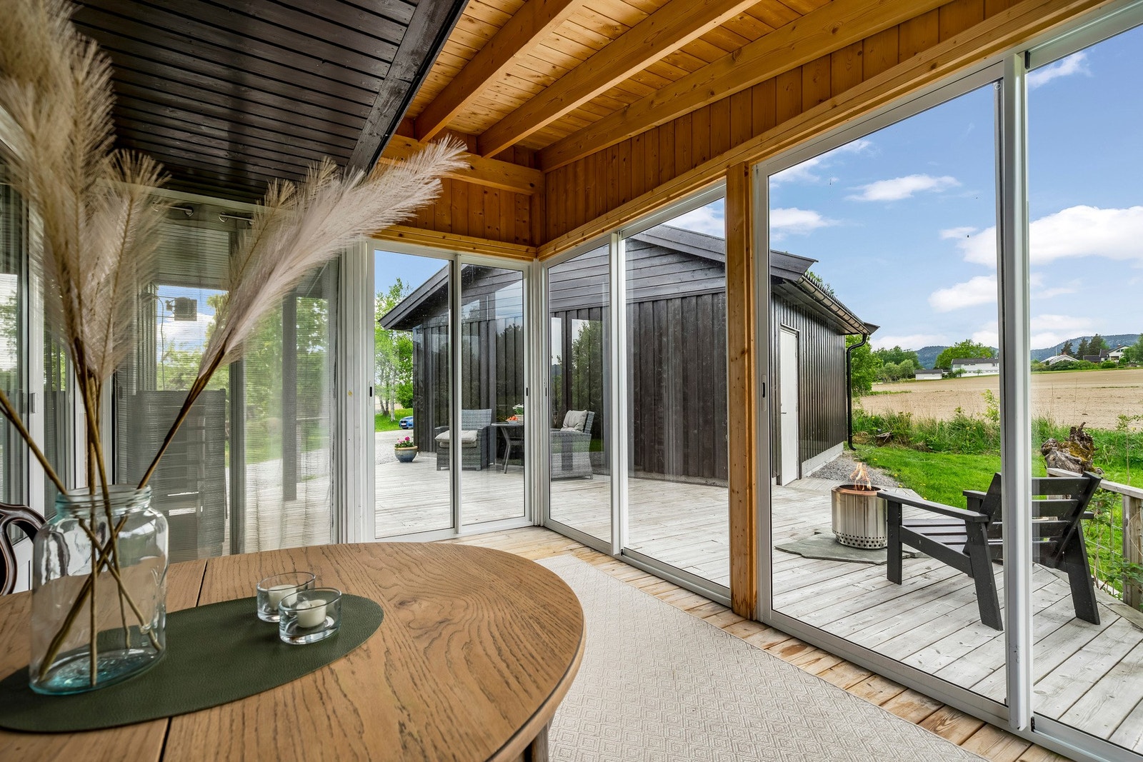 Utenfor finner vi verandaen Galleribilde
