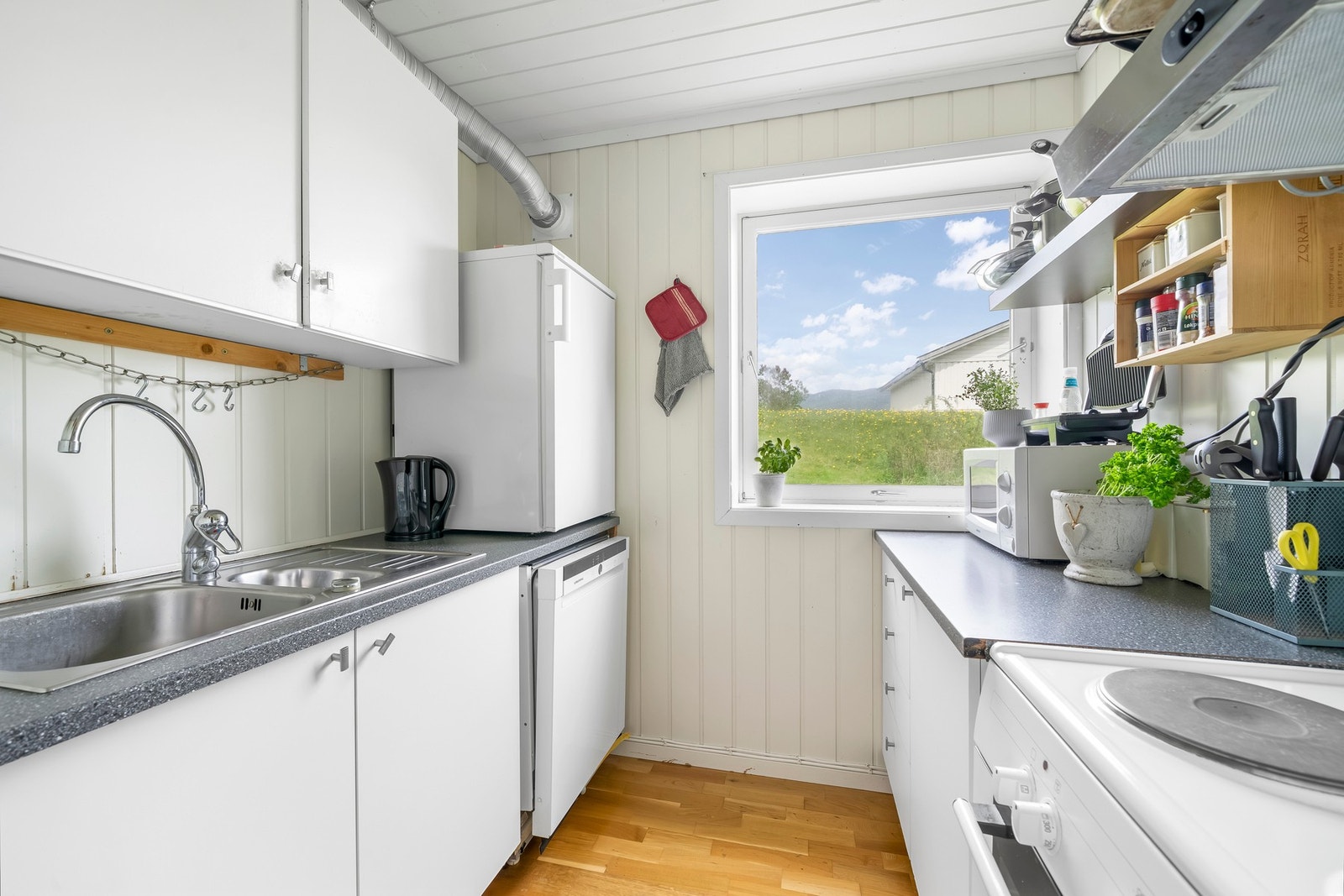 Kjøkken. Renovert i 2014 Galleribilde