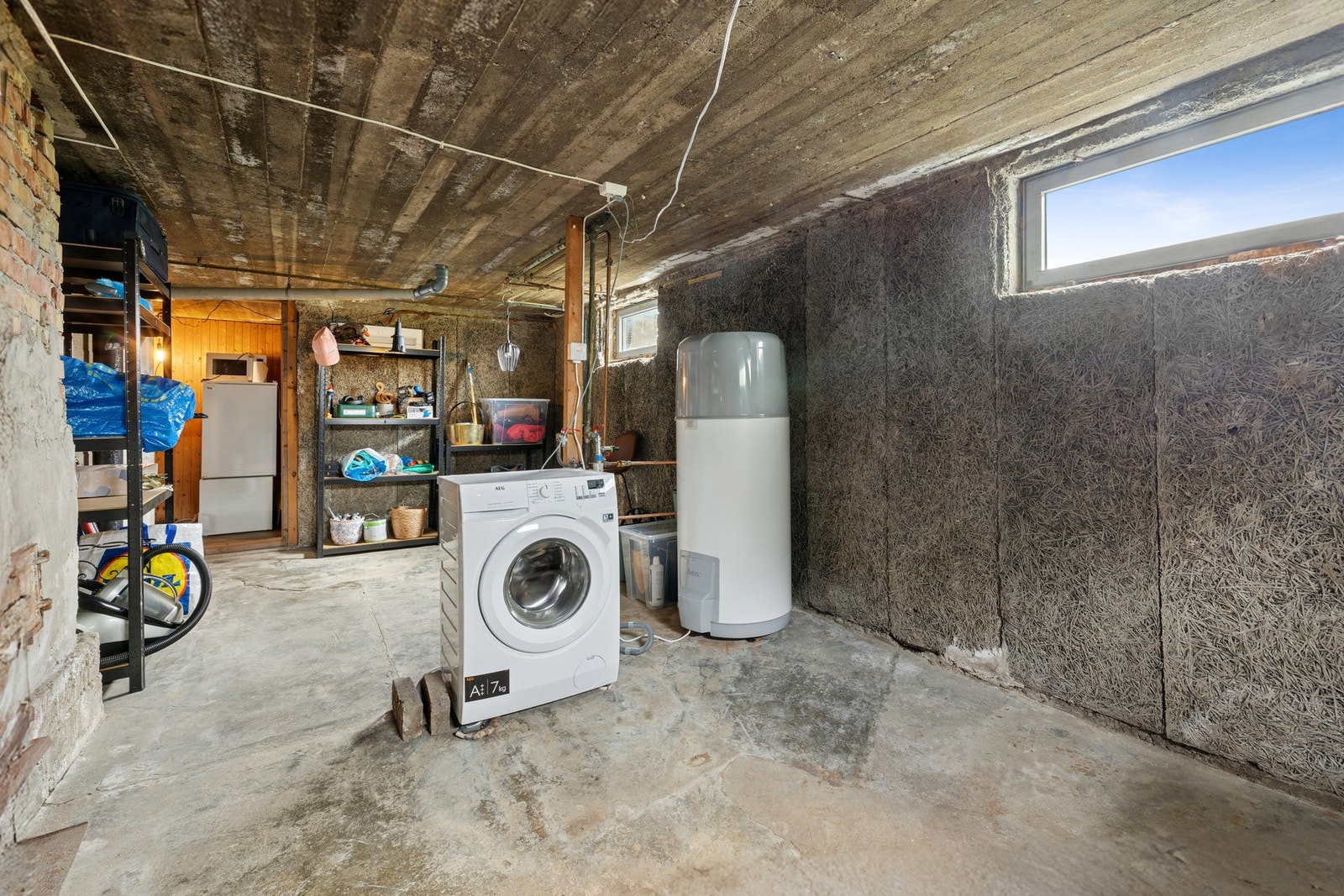 Kjelleretasje med bodrom. Galleribilde