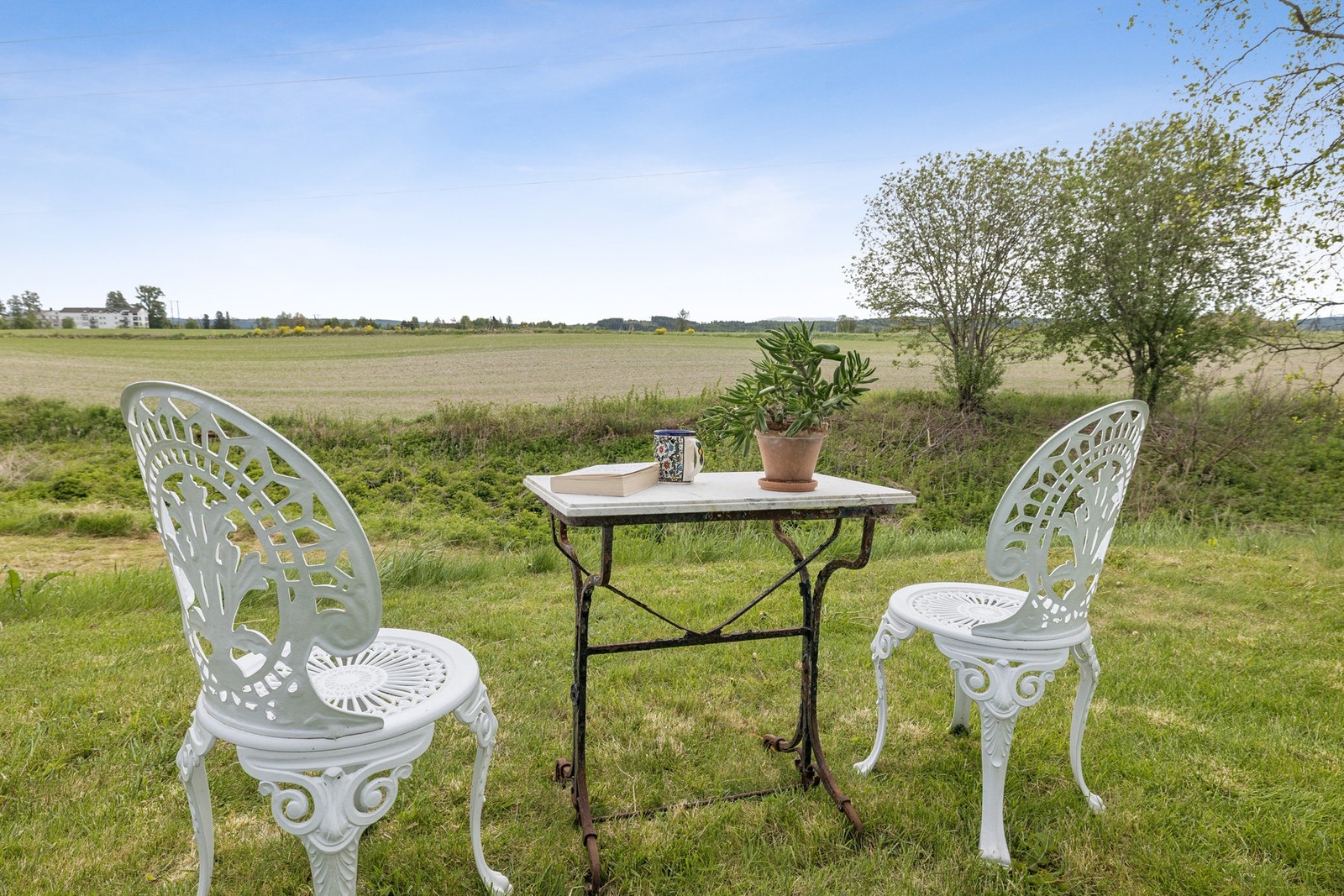 Her kan du nyte nydelig sikt over nærliggende landskap. Galleribilde