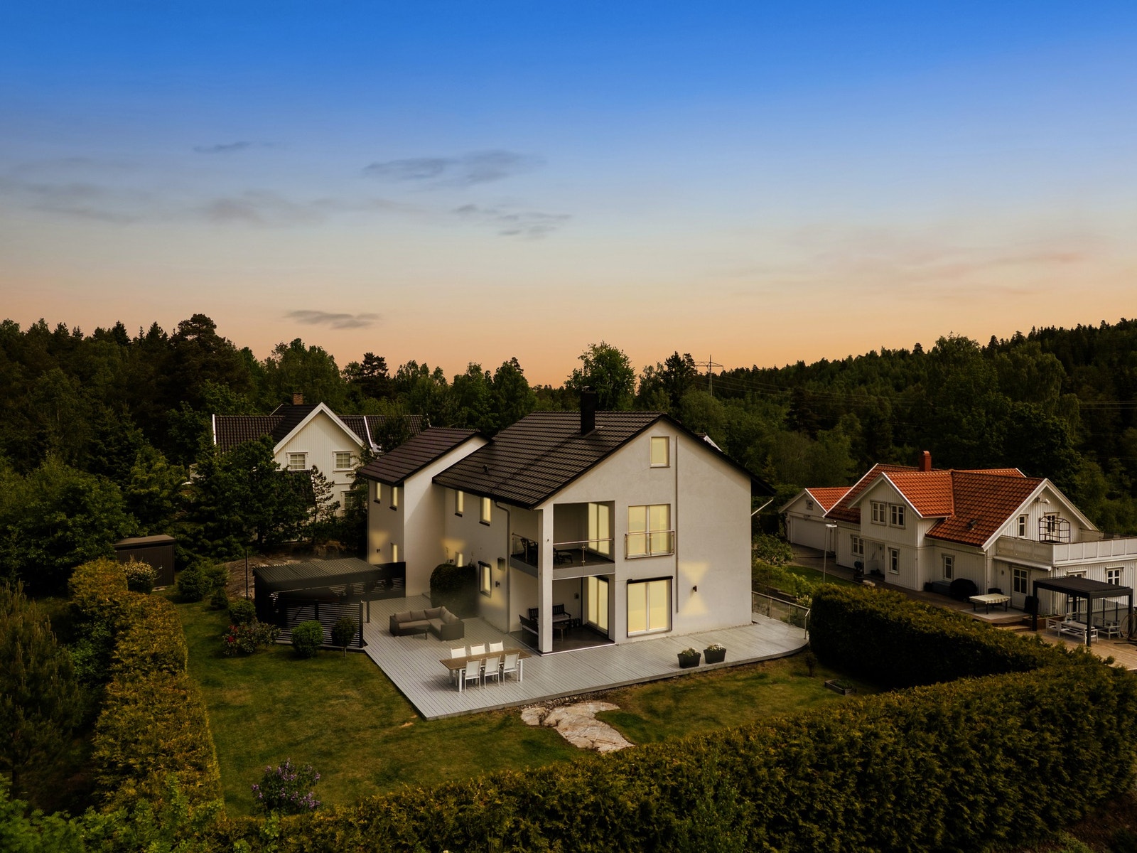 Her bor du nær skoler, barnehager, flotte friluftsområder og med godt kollektivtilbud. Galleribilde