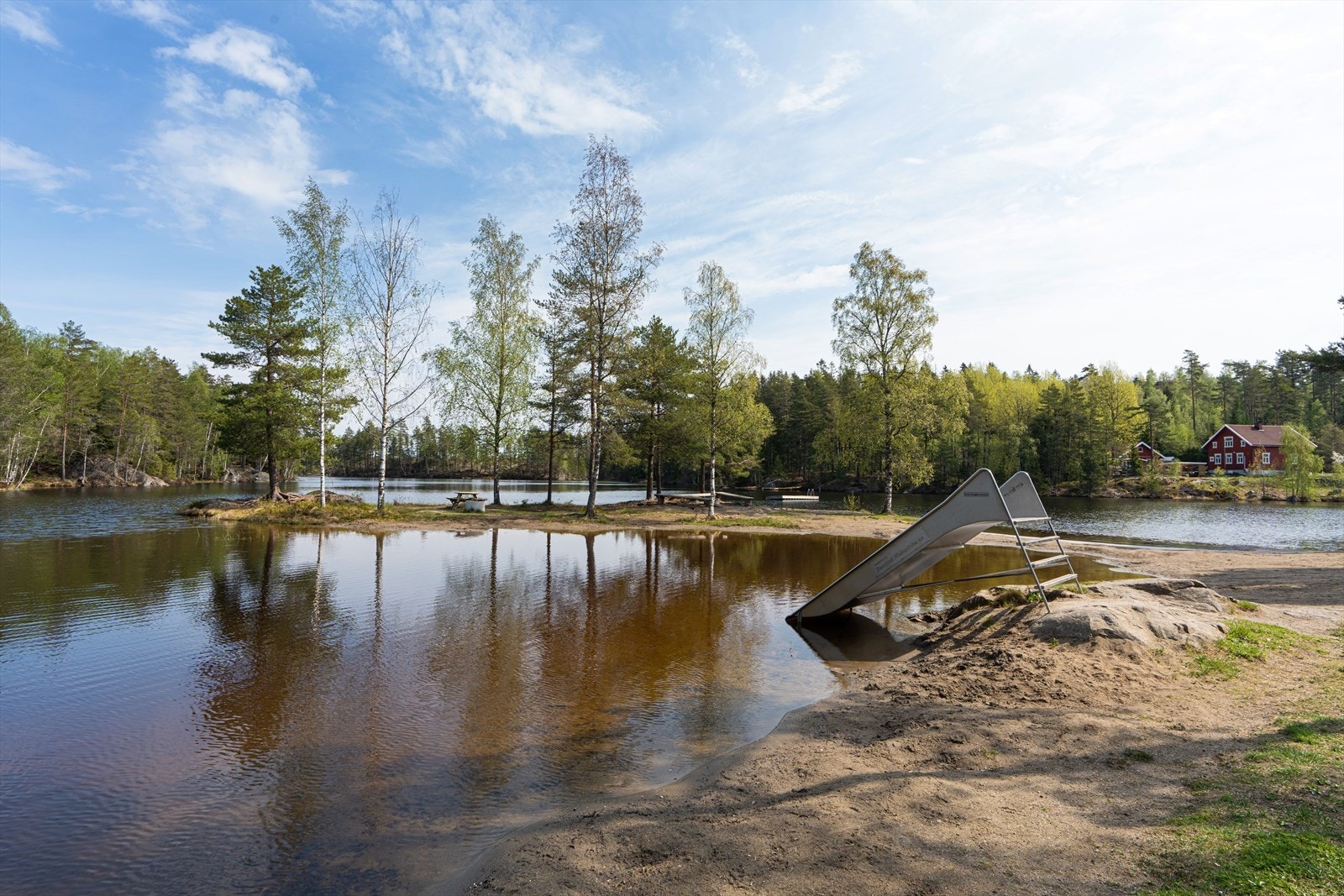 Idylliske Gravtjern på Skjønnhaug Galleribilde