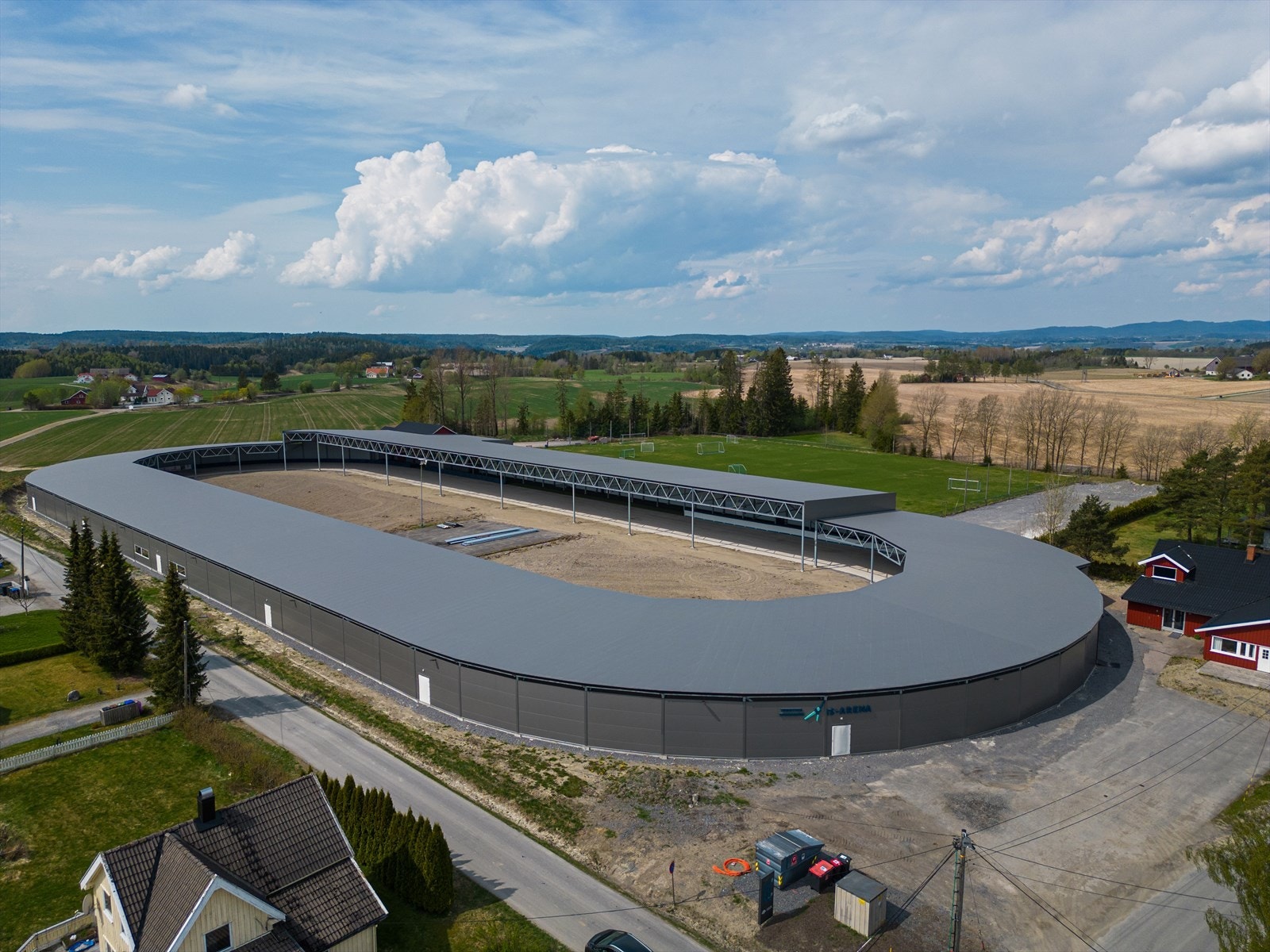 Nybygd skøytehall i Båstad med med baneleie for alle som ønsker Galleribilde