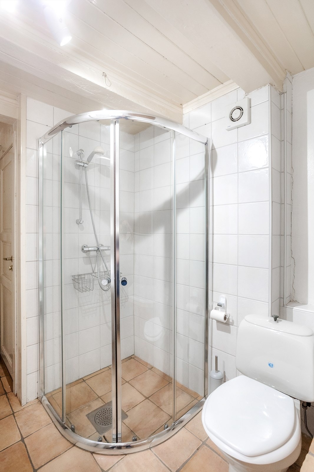 Badet er av eldre dato og det bør forventes oppgraderingsbehov innen rimelig tid. Galleribilde