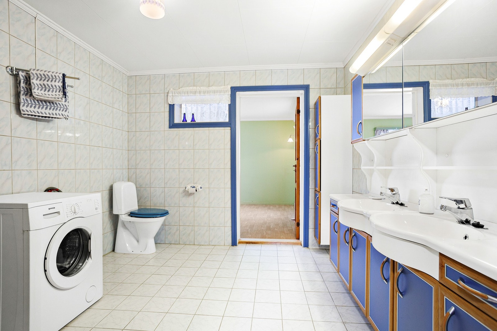 Badet har godt med innredning. Galleribilde