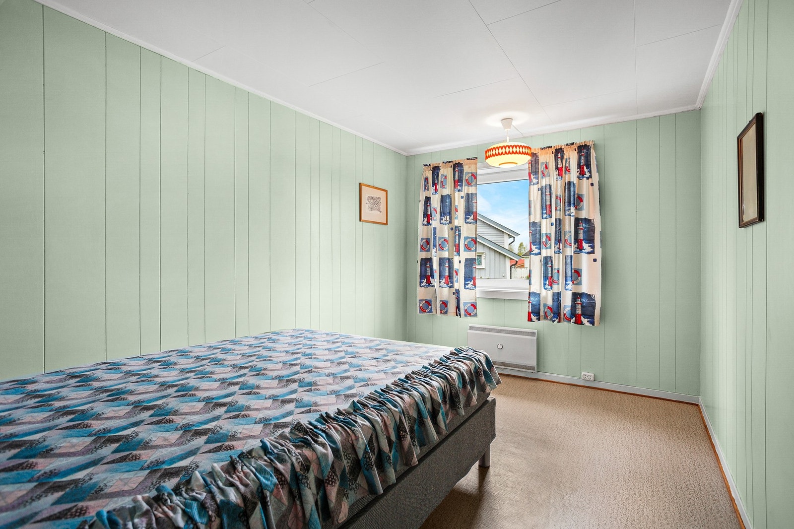 Soverom i underetasje. Galleribilde