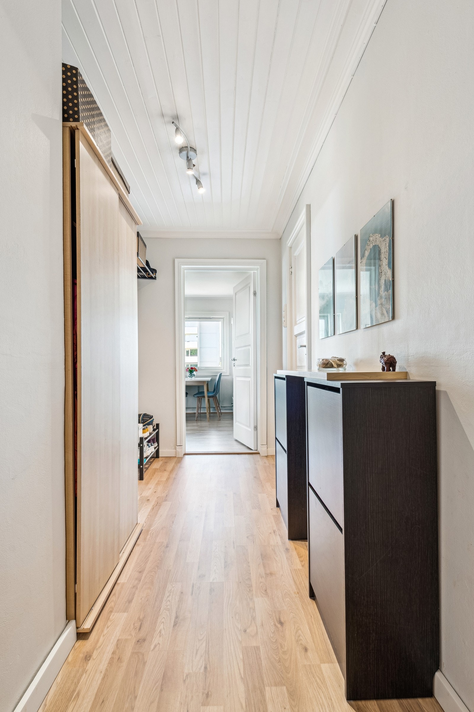 Entre med dørcalling med skjerm. Galleribilde