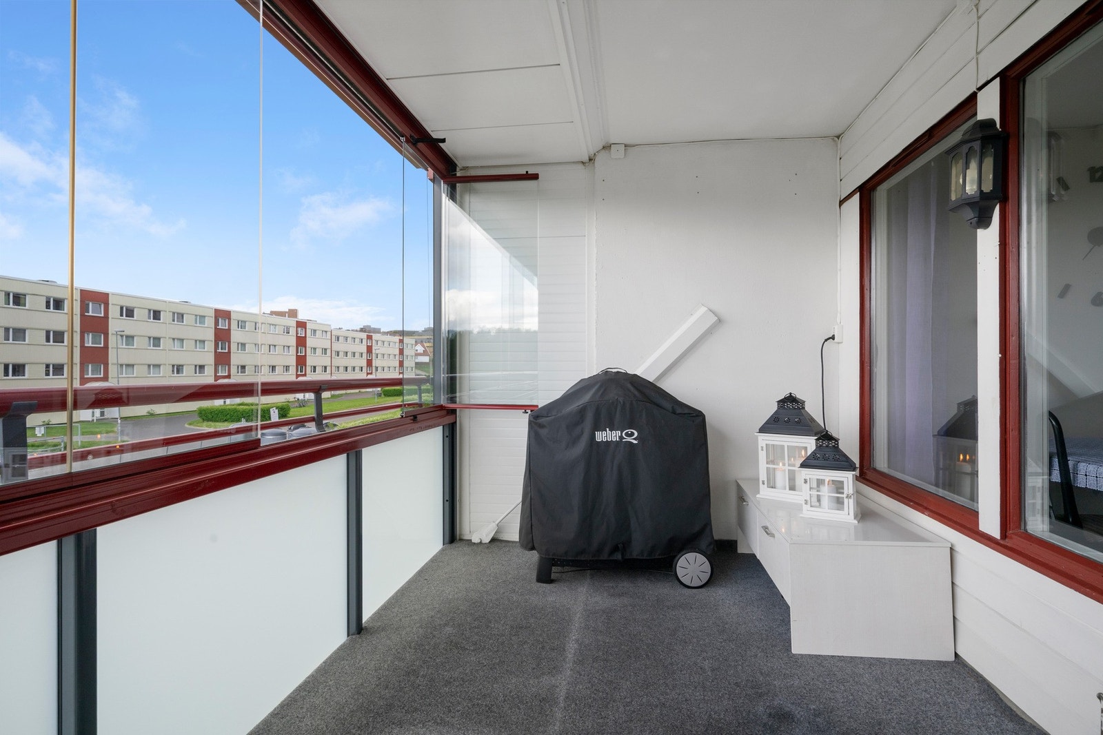 Balkongens store størrelse gir god plass til utemøbler og grill. Galleribilde