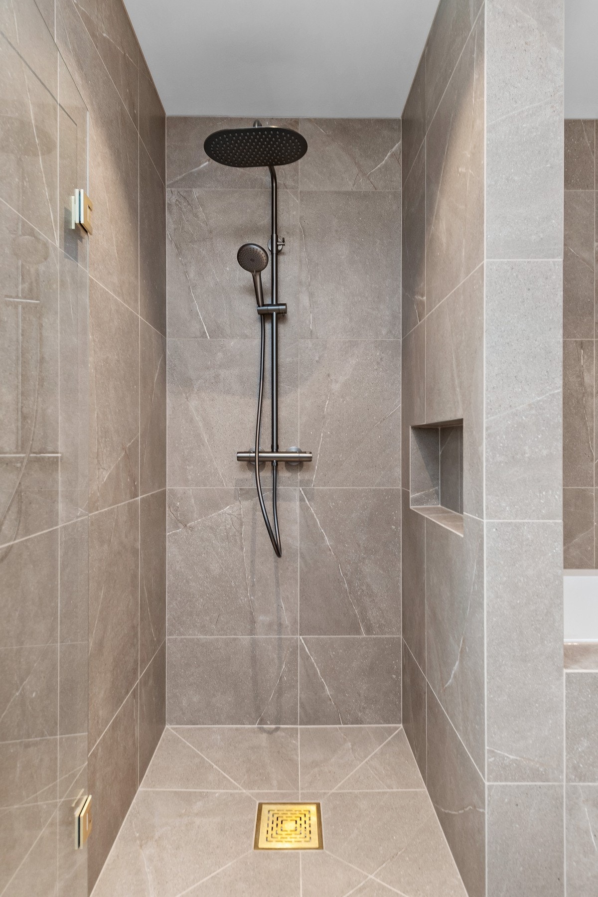 Dusjnisje med flotte detaljer. Galleribilde