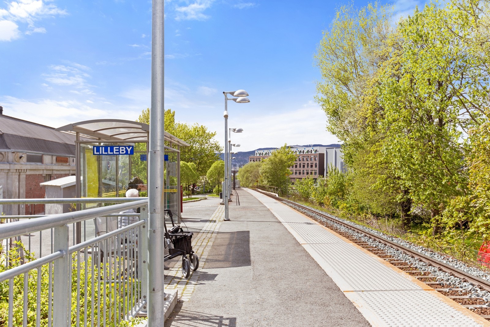 Togparong på Lilleby med enkel reise til Værnes. Galleribilde