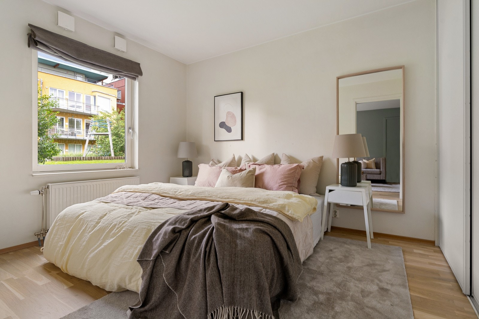 Leilighetens soverom er målt til romslige 11,5 kvm. Galleribilde