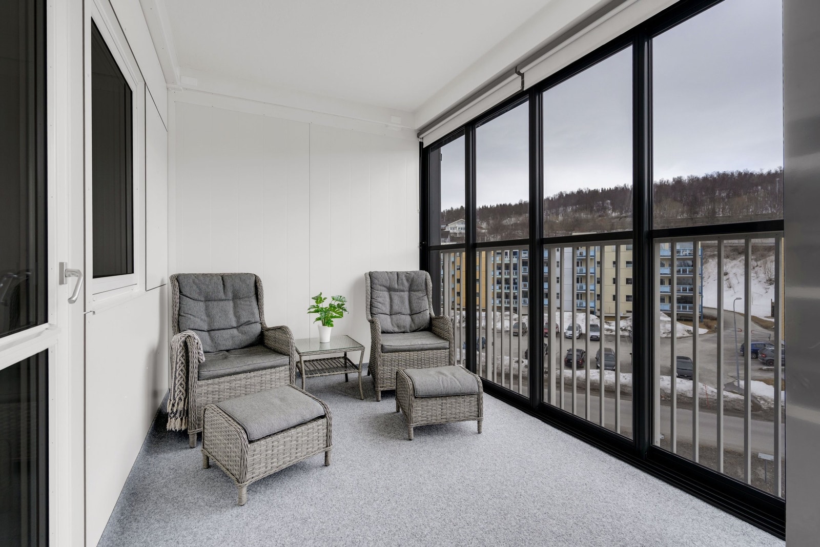 Her er det både strømuttak, varmelampe og solskjerming. Galleribilde