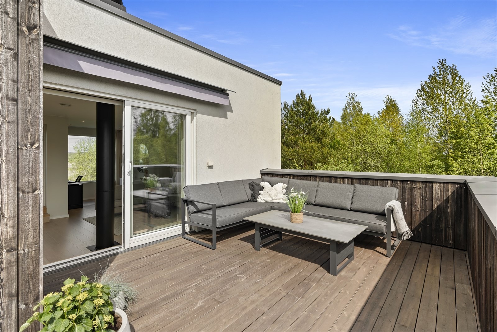 Takterrasse med sol fra morgen til ca 19 Galleribilde