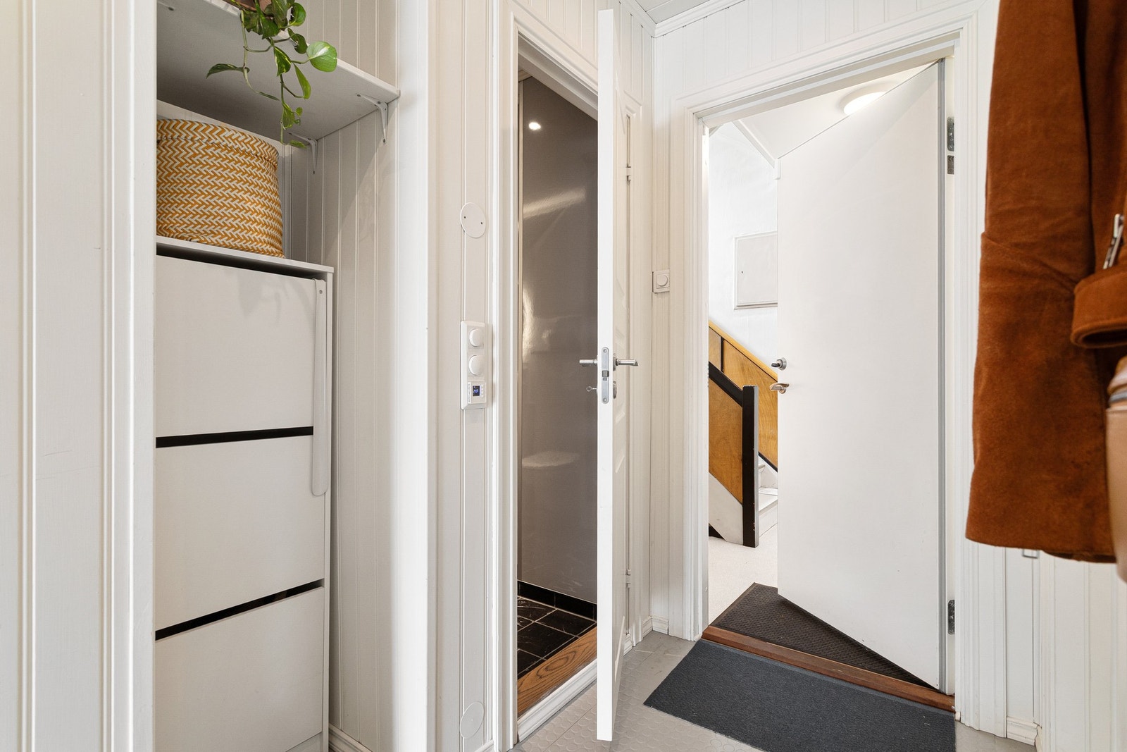 Det følger også 3 boder med leiligheten for ekstra lagringsplass. Galleribilde