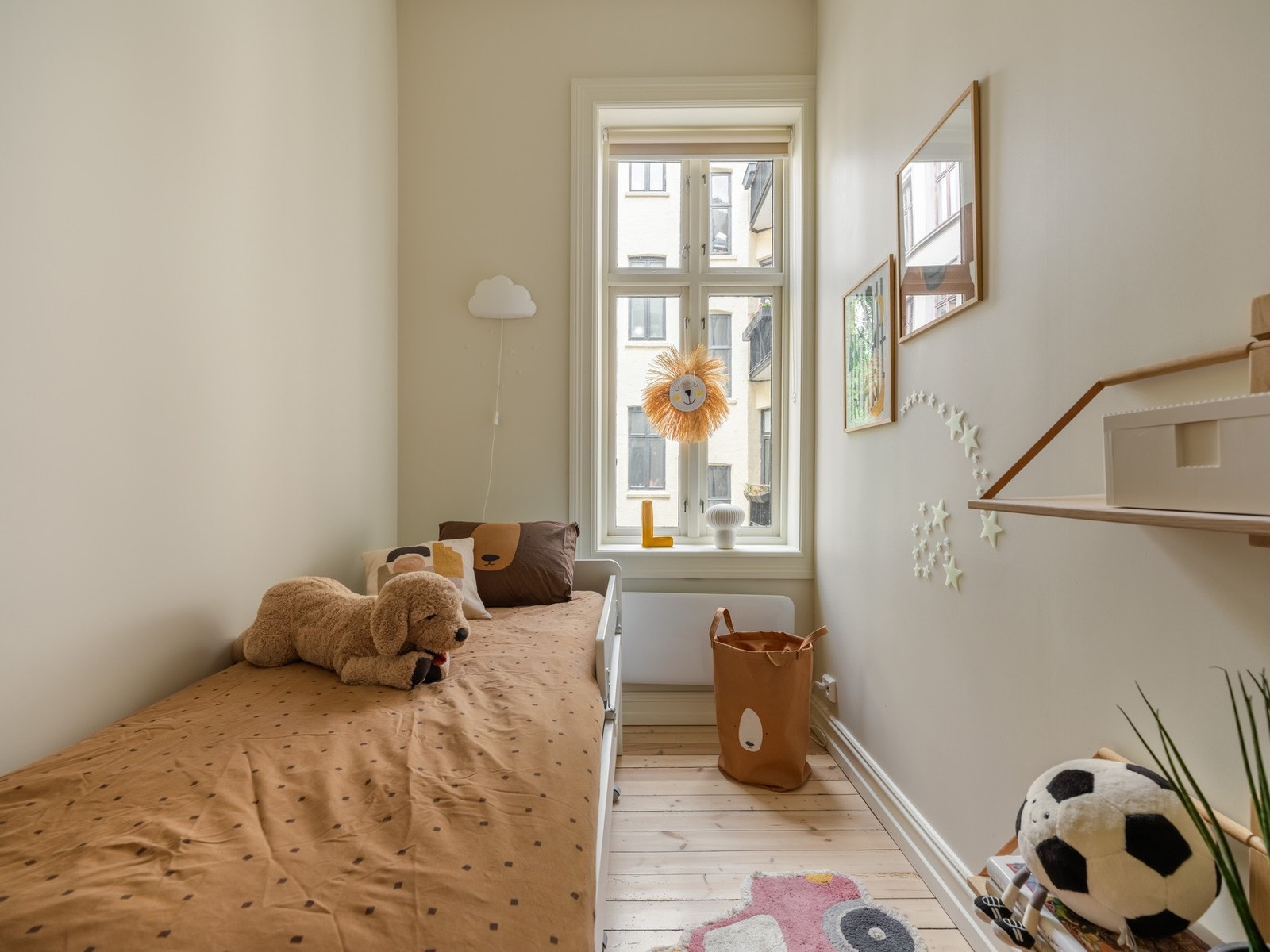 Også dette rommet er vendt inn mot bakgården. Galleribilde