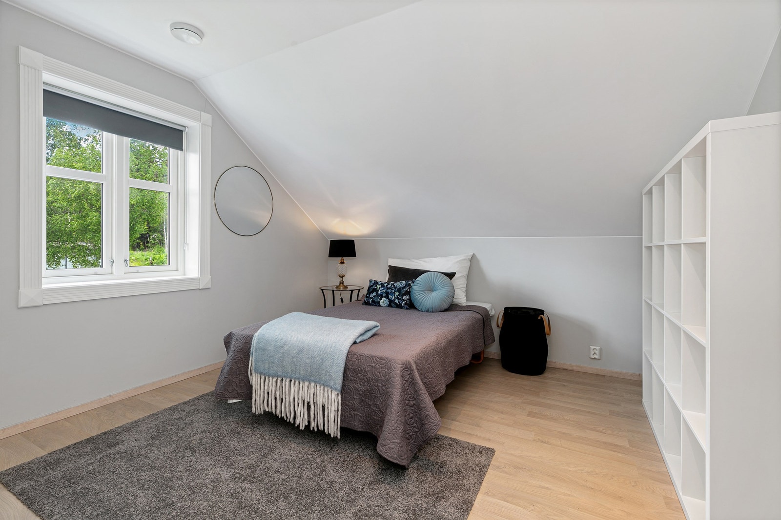 Soverom III er også av god størrelse med plass til soveromsmøblement. Galleribilde