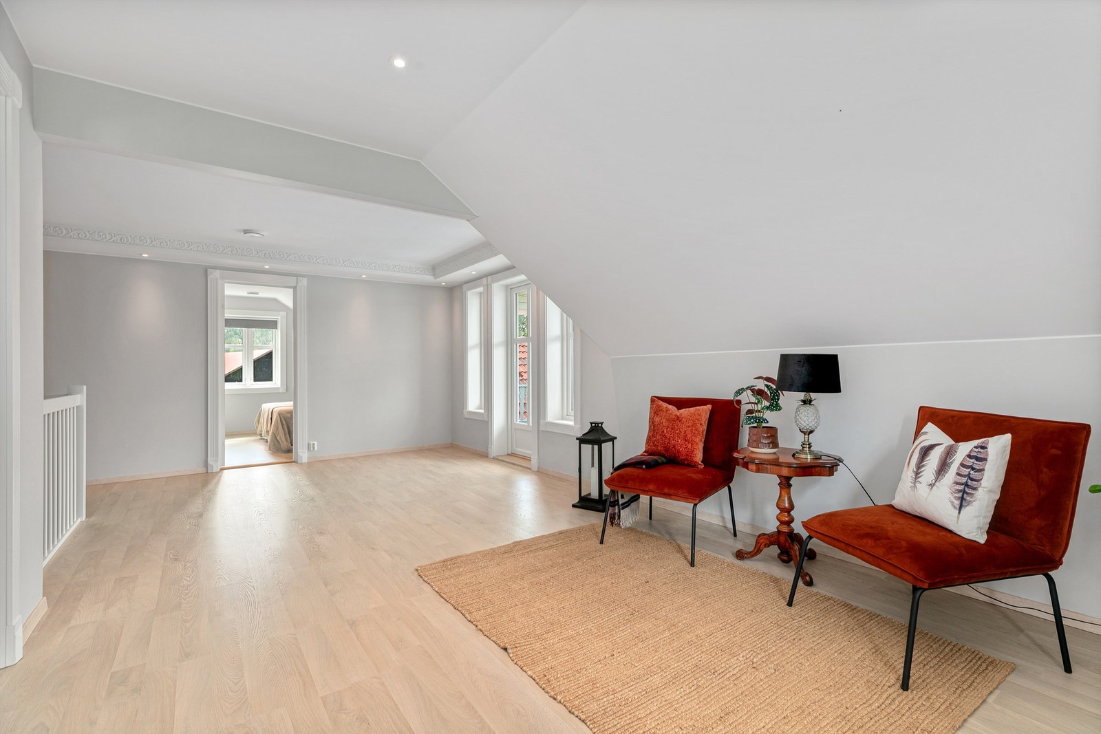 Det er plass til sofa, tv og/eller annet møblement. Galleribilde