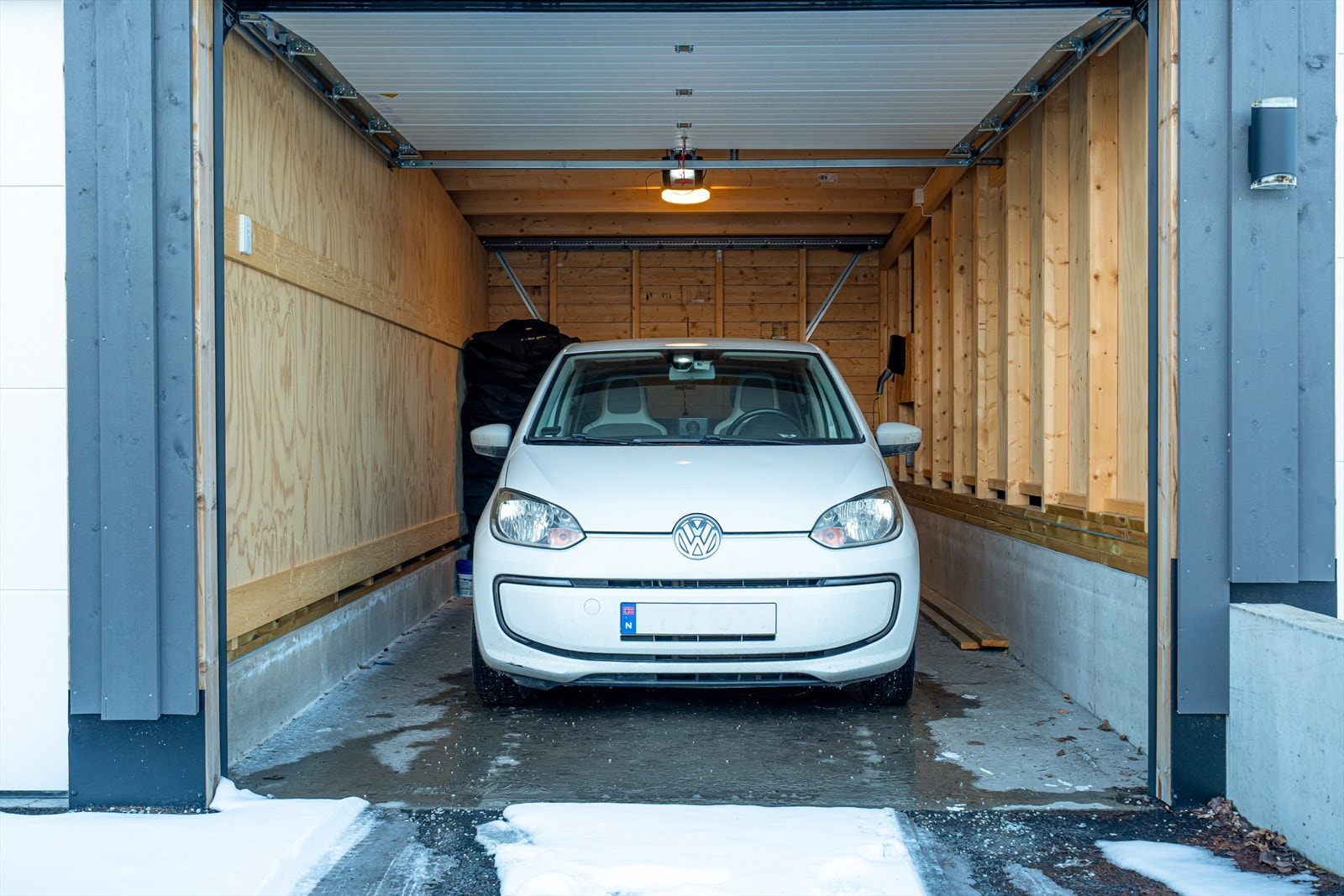 Det medfølger en garasjeplass på 17 kvm Galleribilde