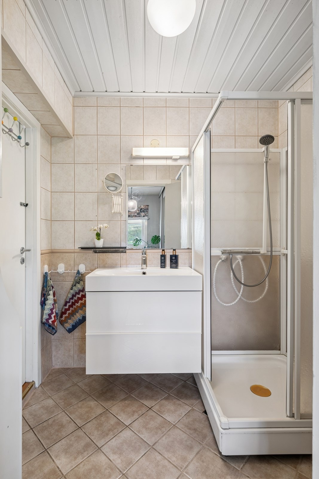 Flislagt baderom med gulvvarme. Galleribilde