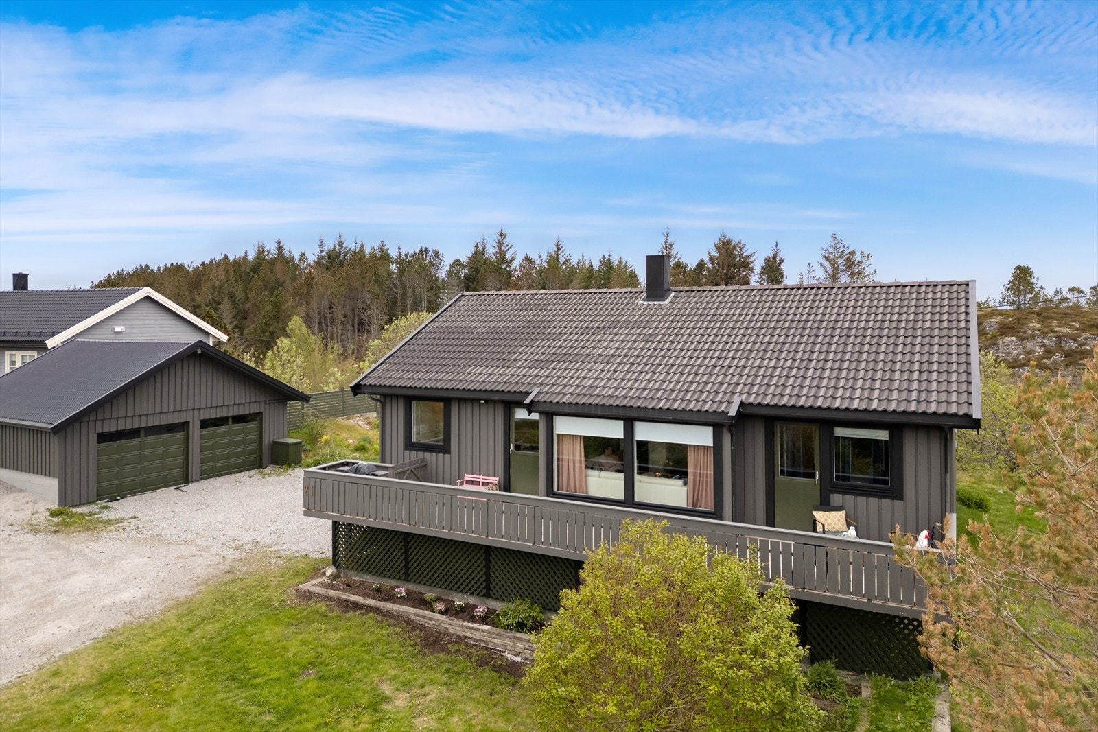 Heimdal Eiendomsmegling v/Marte Berg Bjerkan ønsker velkommen til Måsøyvalveien 21 Galleribilde