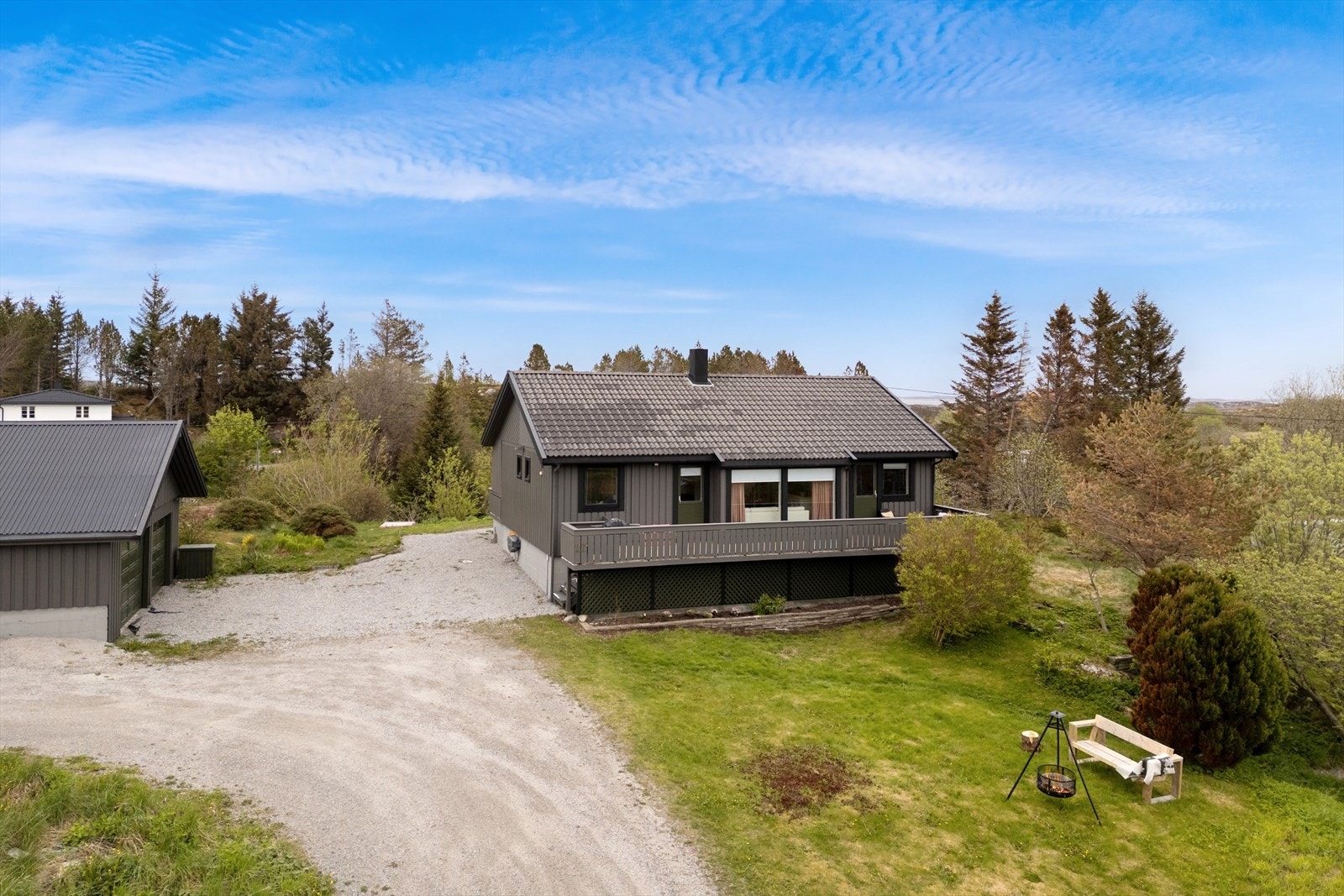 Det god plass til gjesteparkering Galleribilde