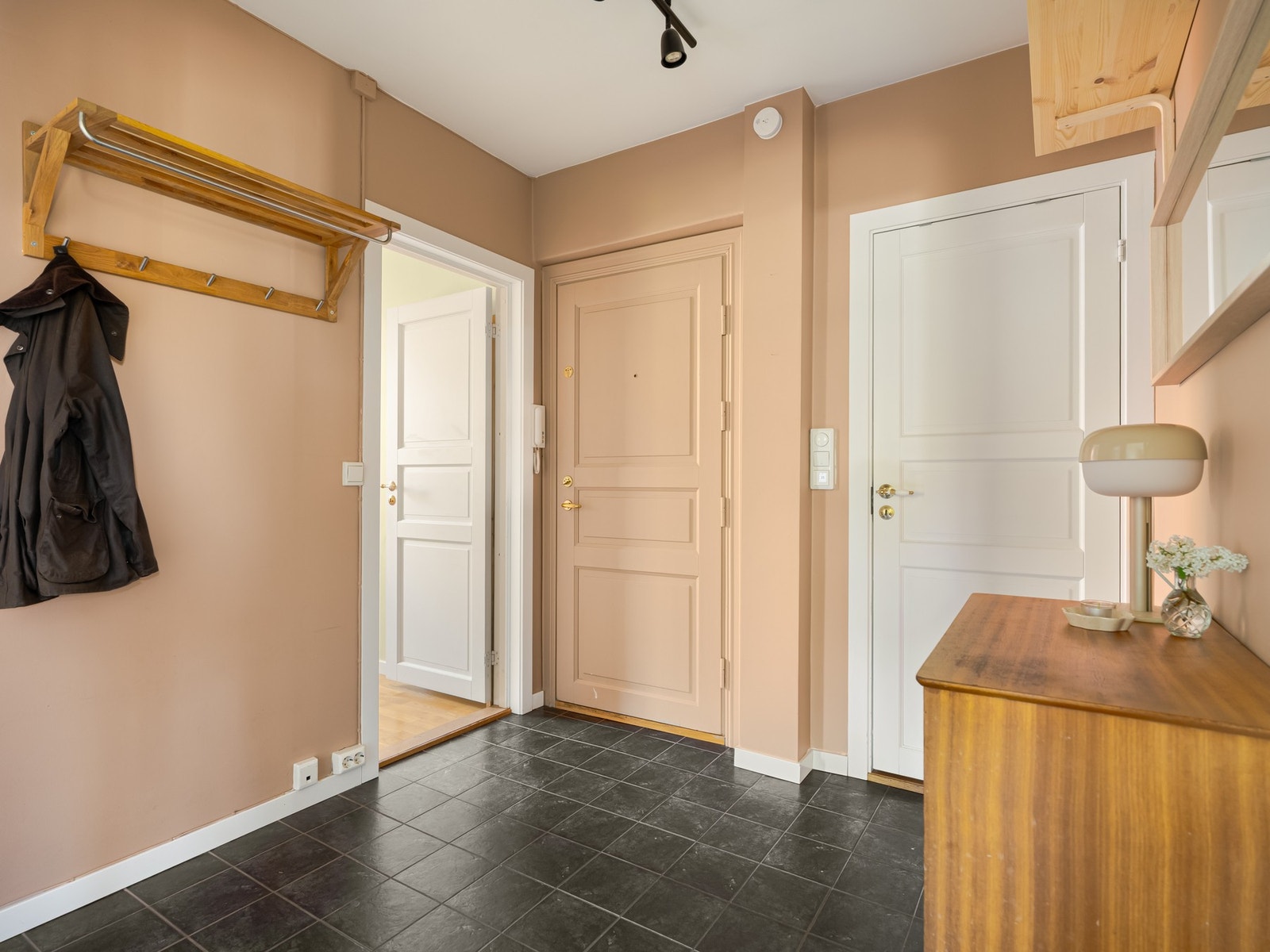 Det siste soverommet har inngang fra entreen. Galleribilde