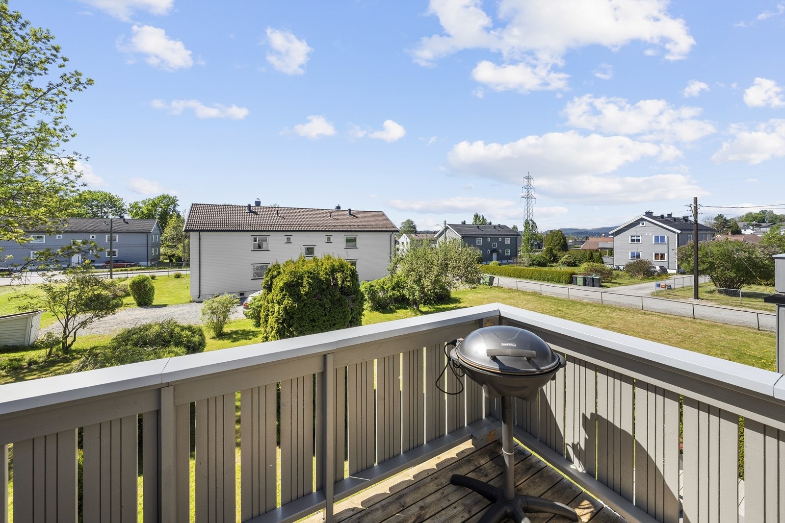 Fra stuen er det utgang til balkong Galleribilde