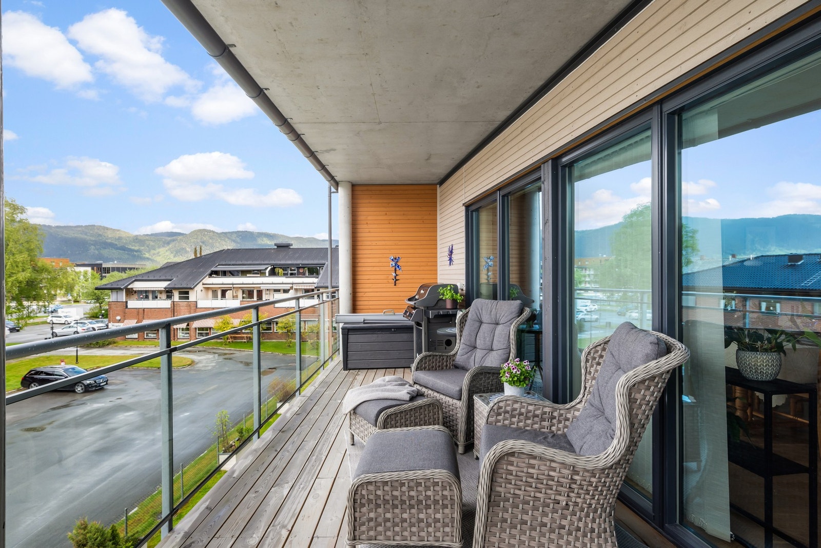 Balkongen er på hele 27 kvm og er vestvendt. Galleribilde