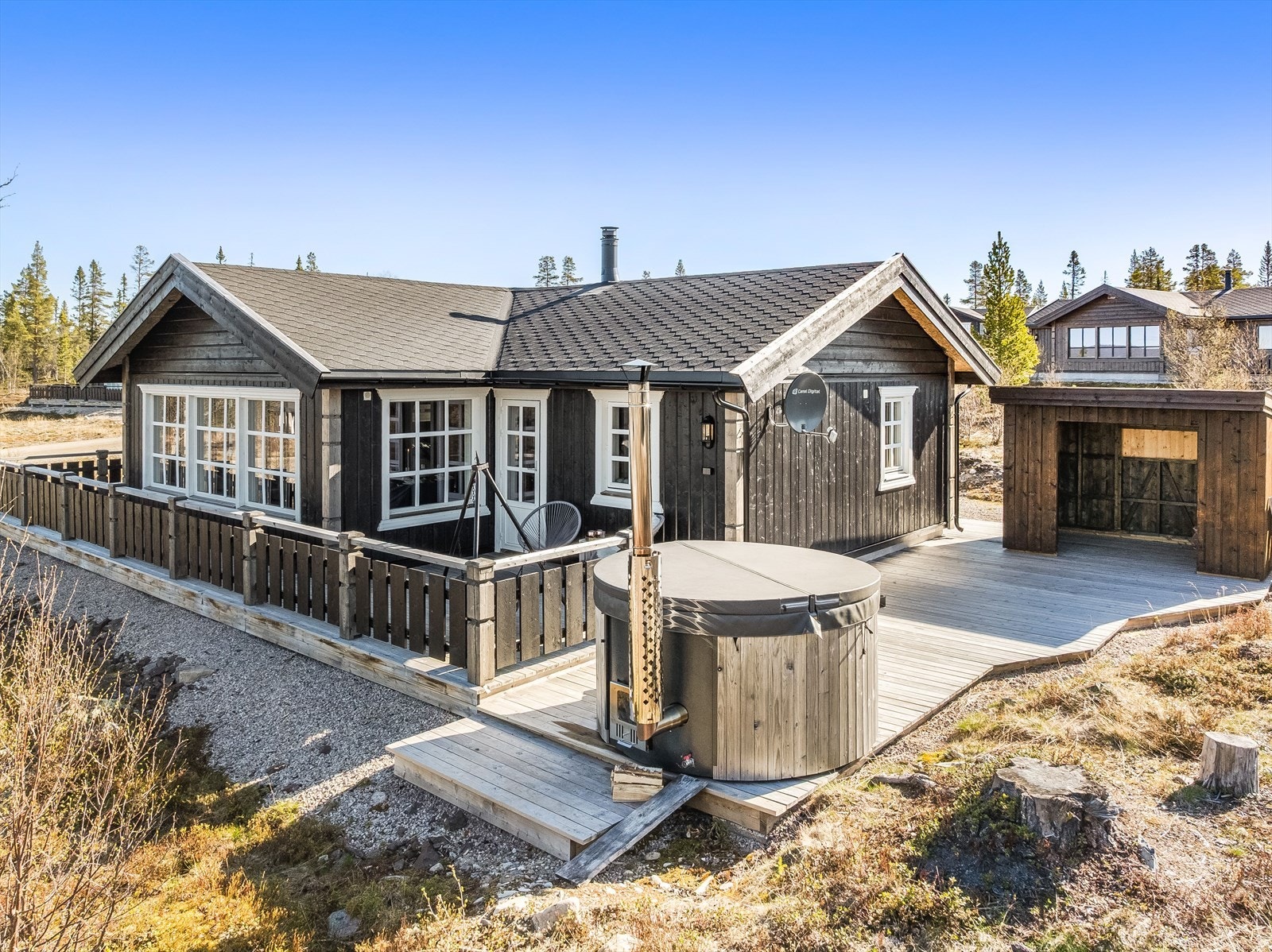 Velkommen til fantastiske Engerdal, Hovden hyttefelt og denne flotte hytta i Ingeniørsvingen 9! Galleribilde