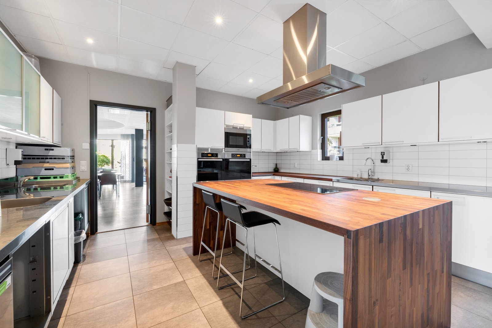 Storkjøkken som man kan benytte seg av ved selskaper Galleribilde