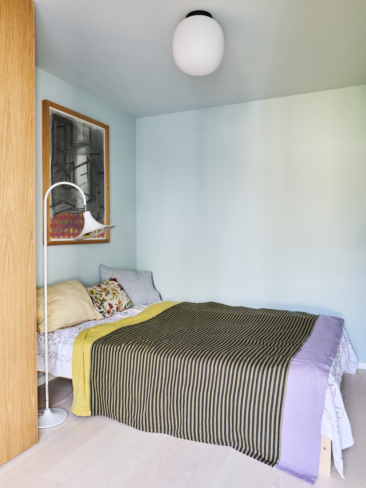 God plass til dobbeltseng Galleribilde