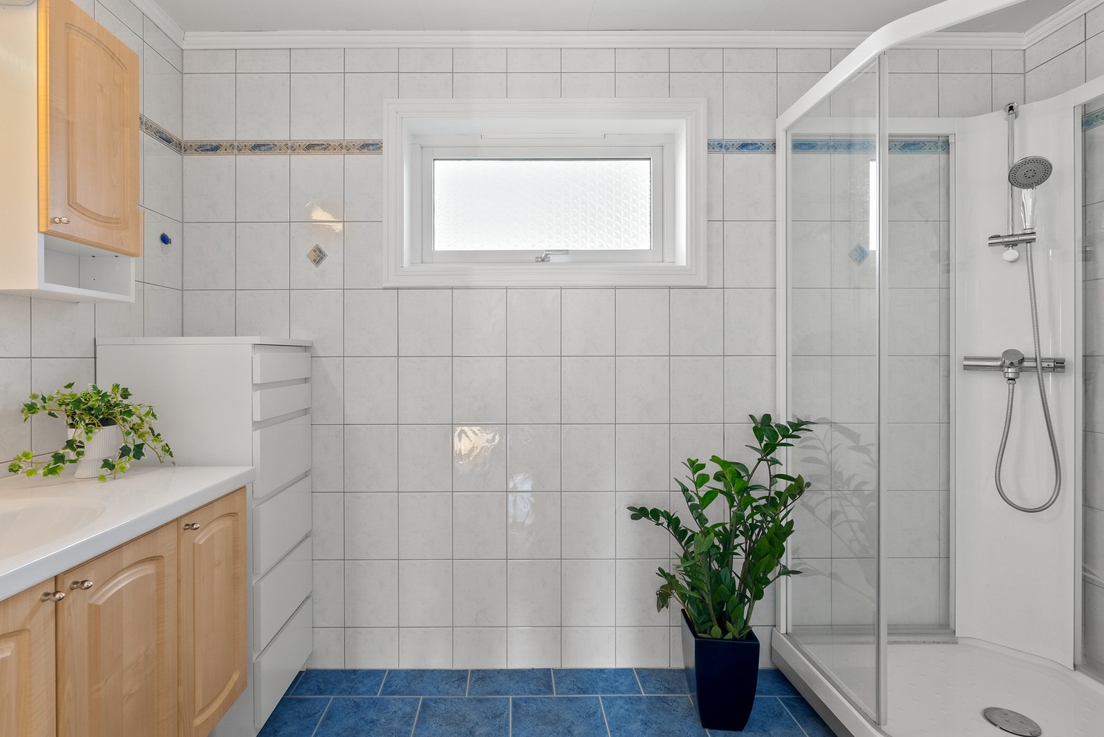 Flislagt bad i 2. etasje med varmekabler i gulv. Galleribilde