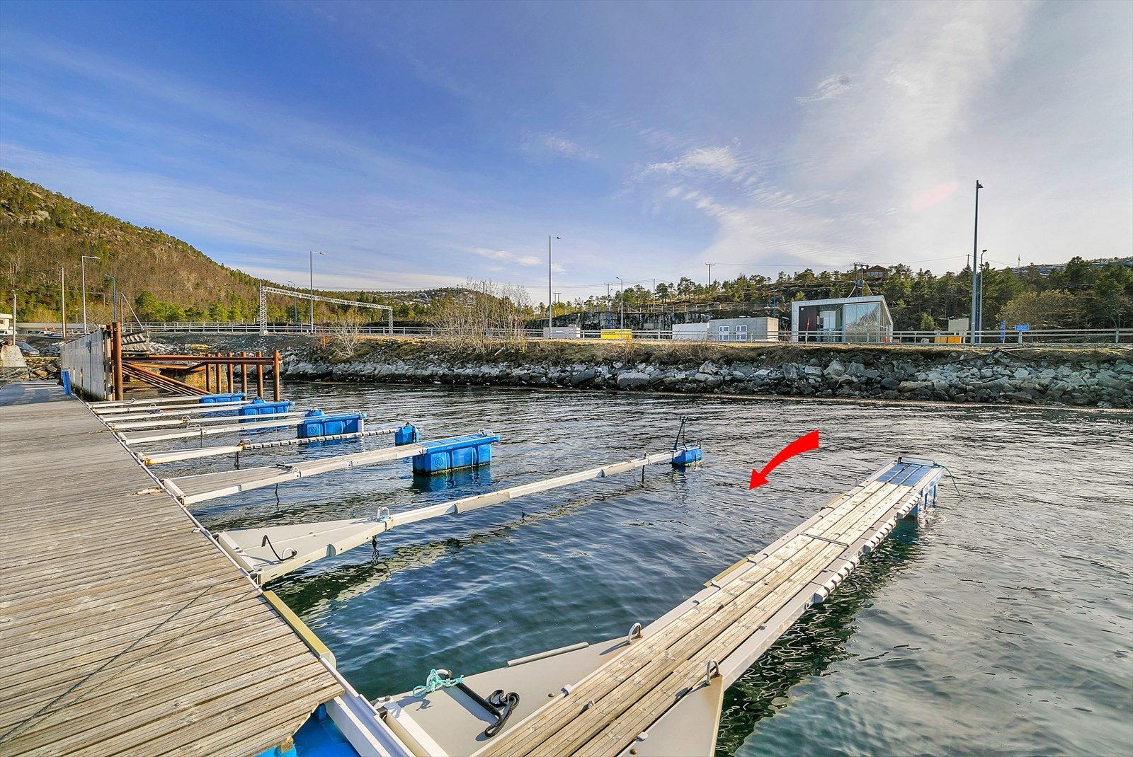 Det følger med 1 båtplass i båthavna på Skarberget Galleribilde