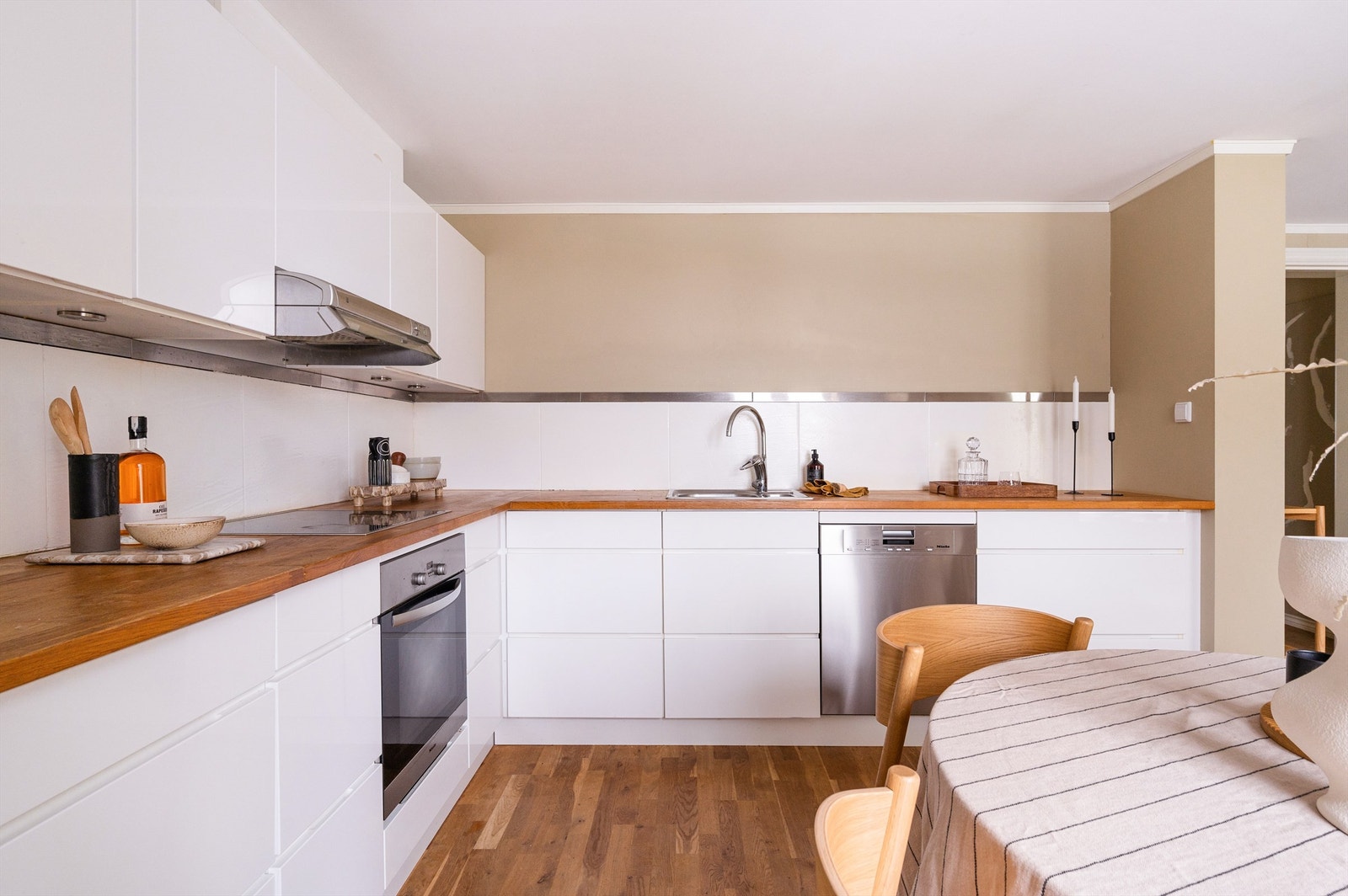 Lys og tidløs innredning fra 2010 Galleribilde