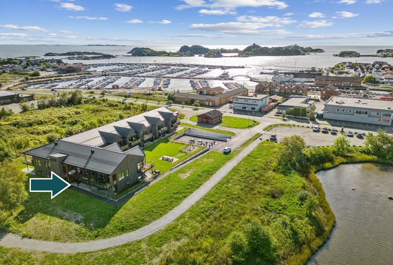 Her finner du et bredt utvalg av restauranter, koselige kafeer, frisører og vinmonopol, alt innen gangavstand. Galleribilde