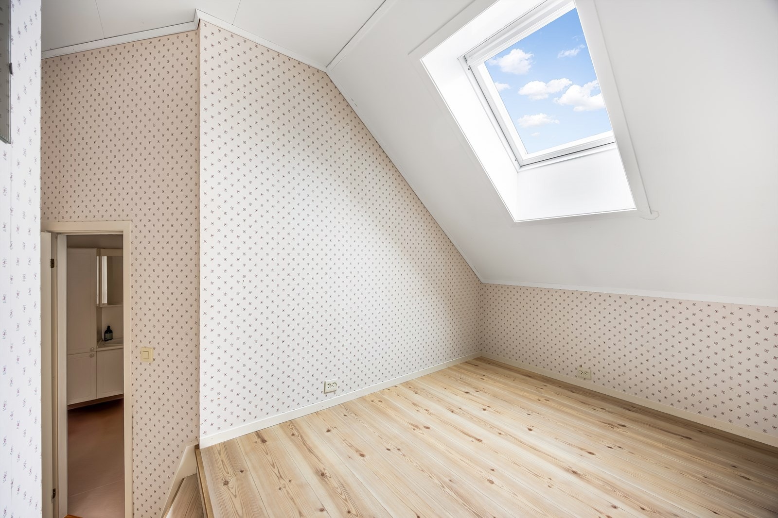 Soverom 3 med mulighet for egen inngang. Galleribilde
