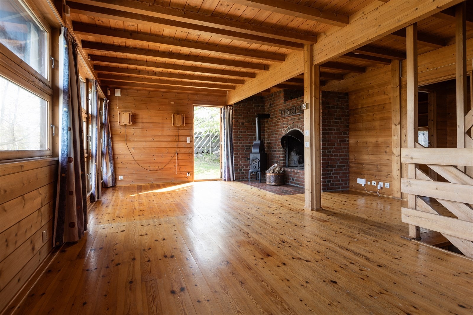 Romslig stue med mange muligheter. Galleribilde