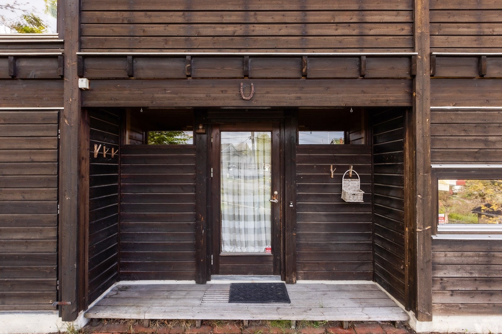 Inngangsparti. Galleribilde