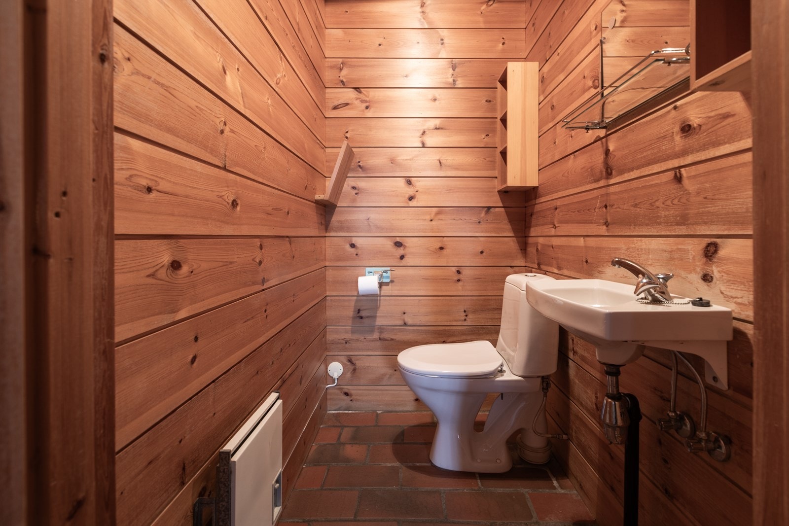 Toalettrom. Galleribilde