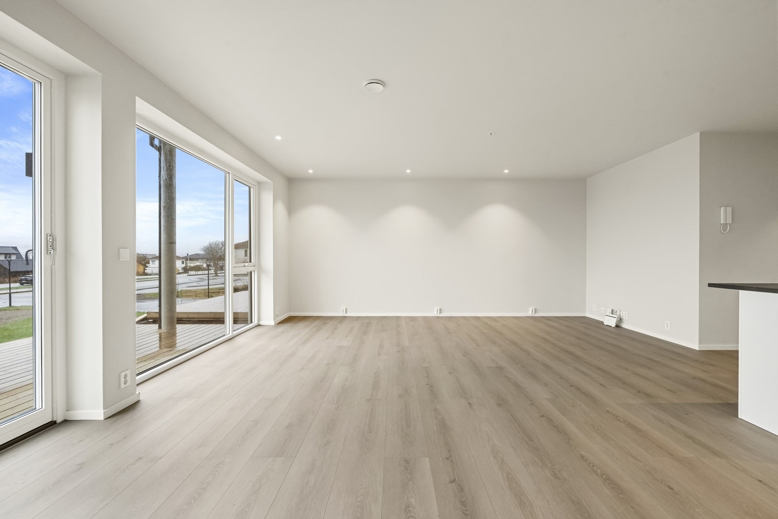 God plass til å møblere med fleire sitjegrupper Galleribilde