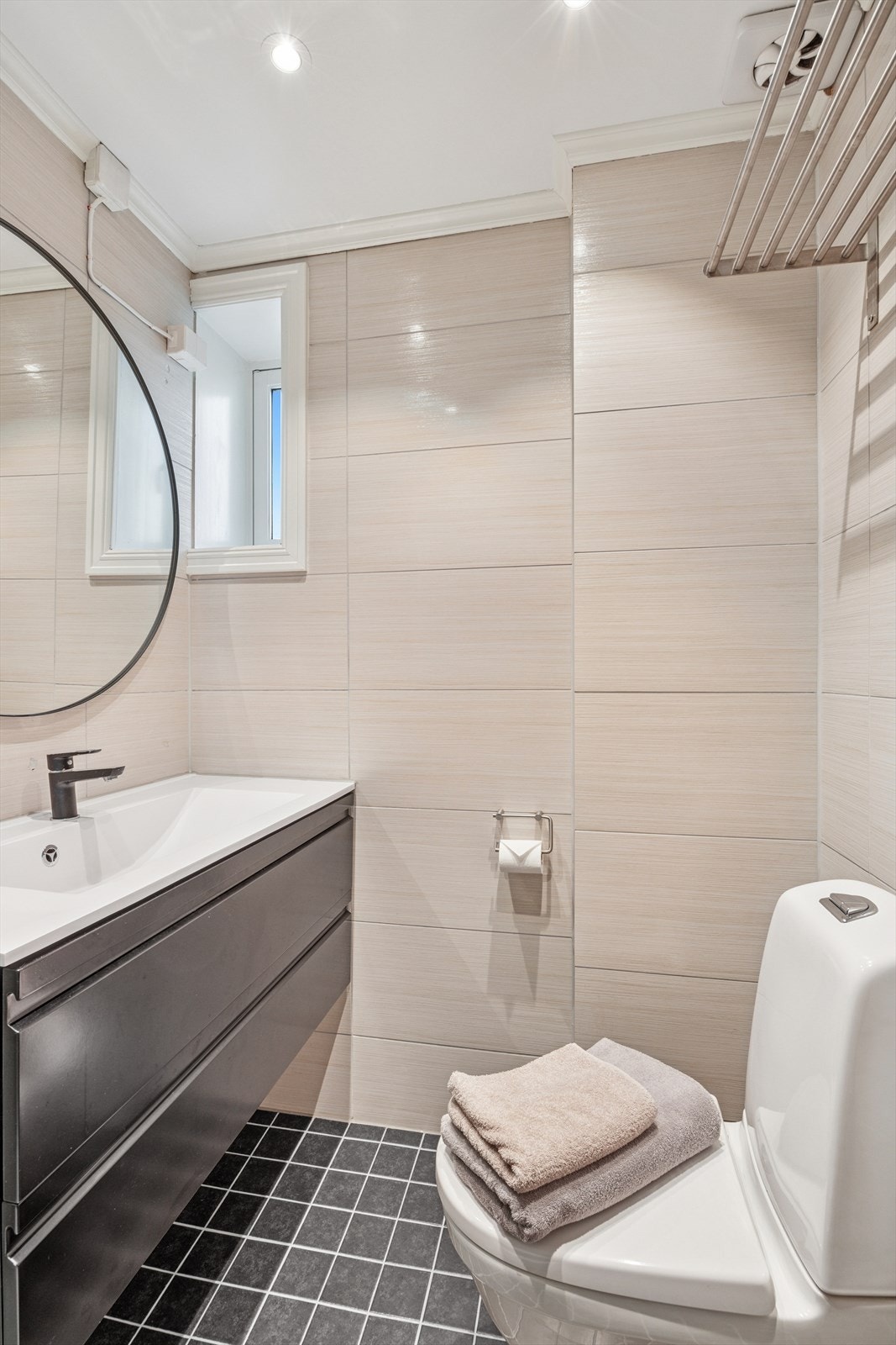 Stort og fint fellesvaskeri én etasje ned Galleribilde